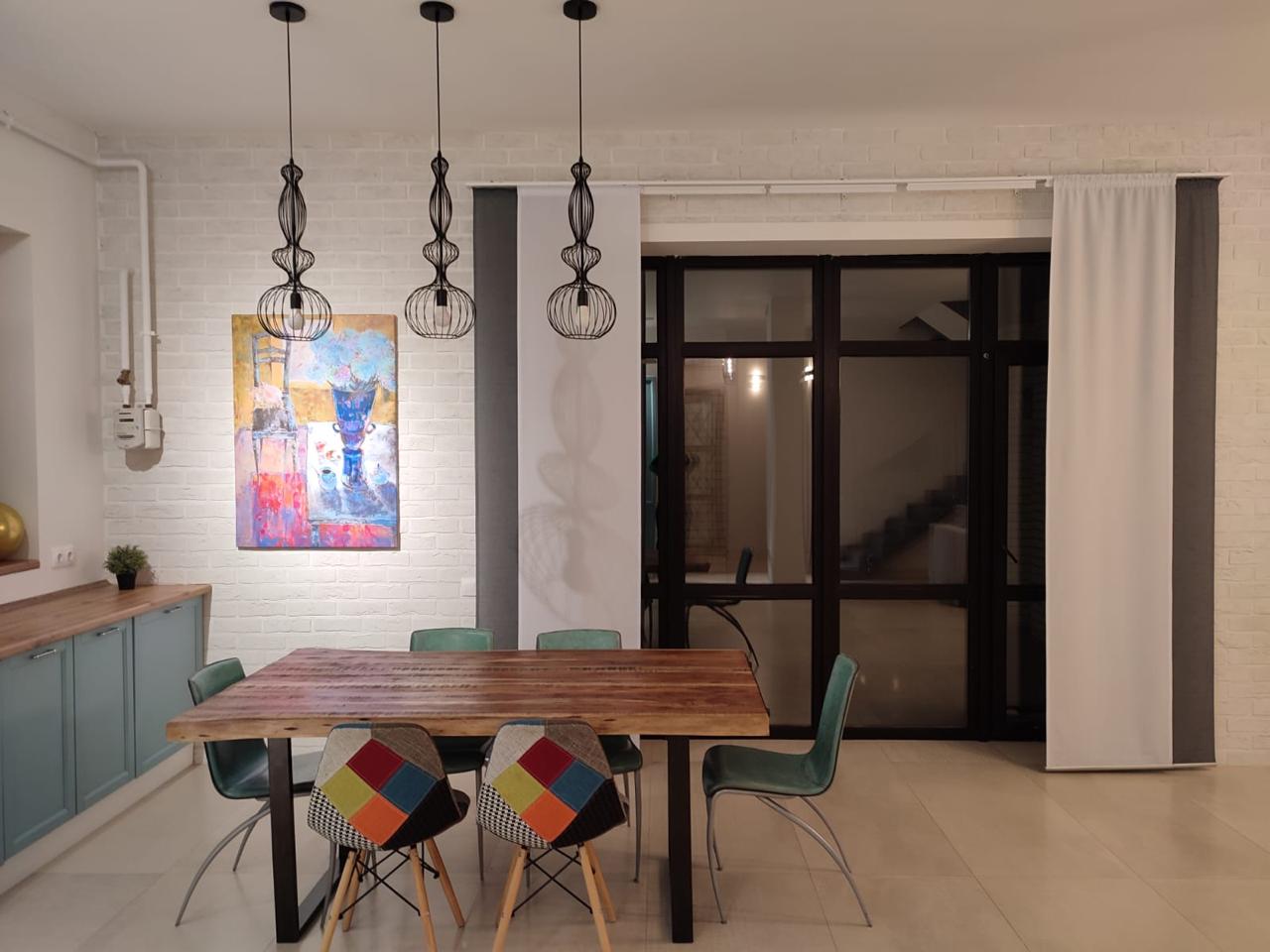 Interior 09